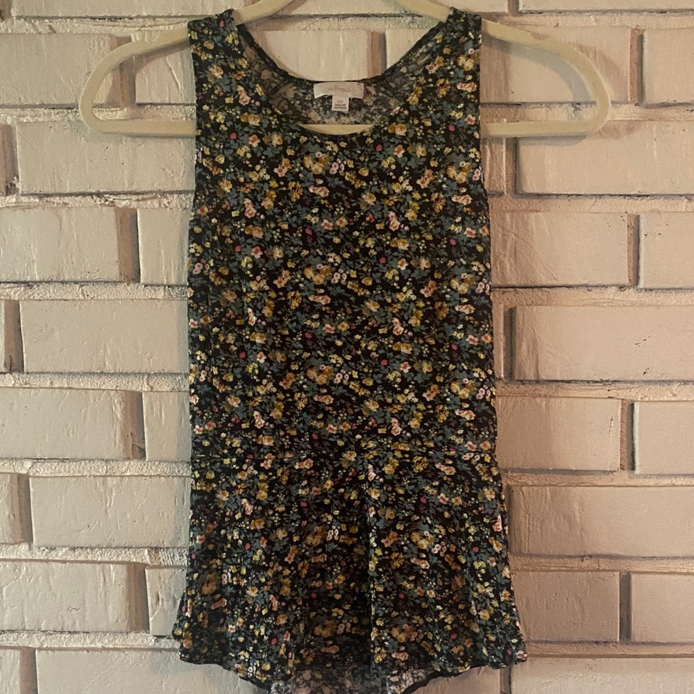 Aritzia Wilfred Floral Sleeveless Blouse
